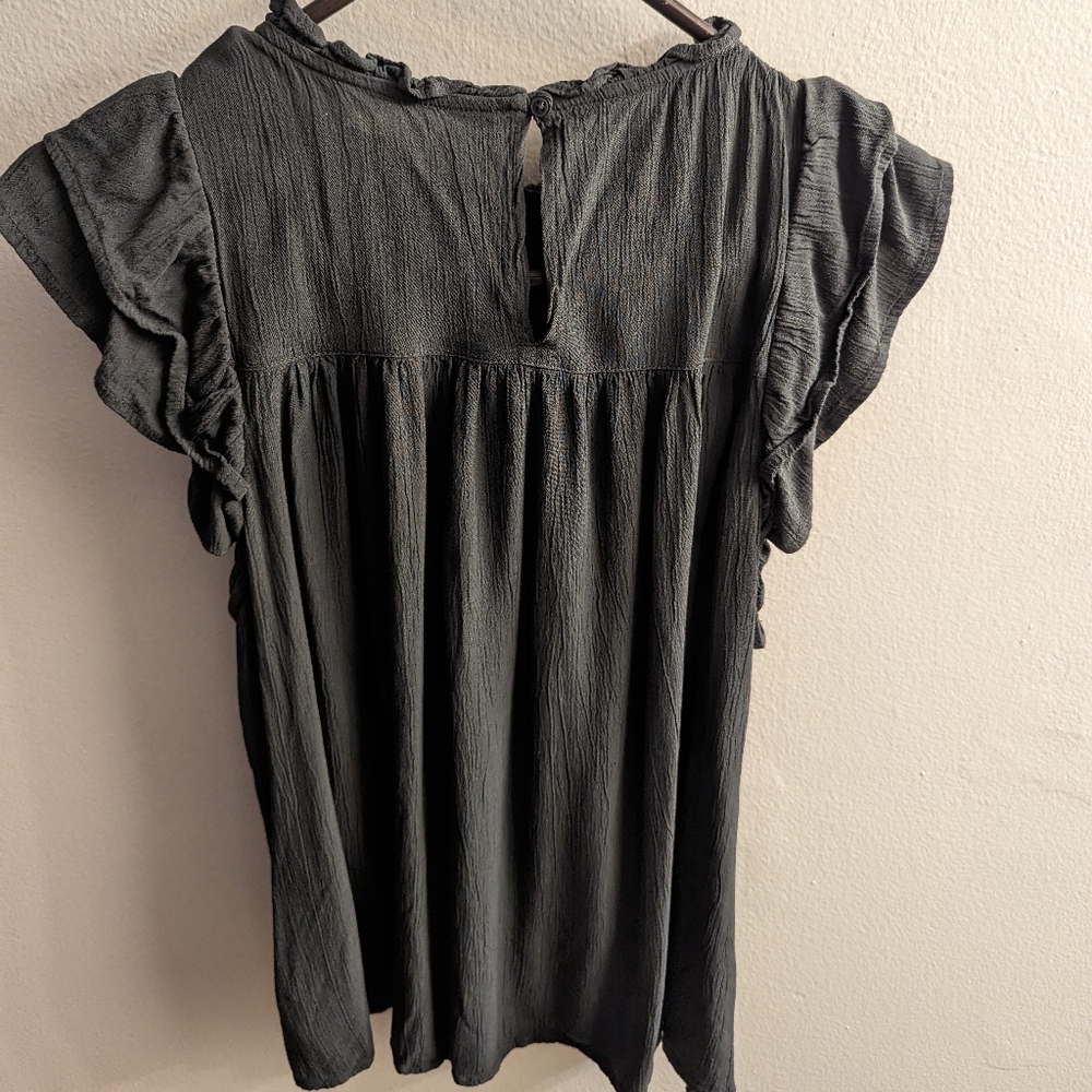 Old Navy Women's Short Sleeve Top - Picture 2 of 4